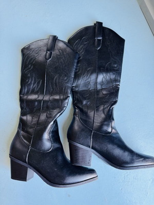 Black cowboy boots women's size 38
