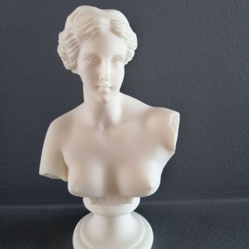 Aphrodite statue alabaster used, height 14 cm