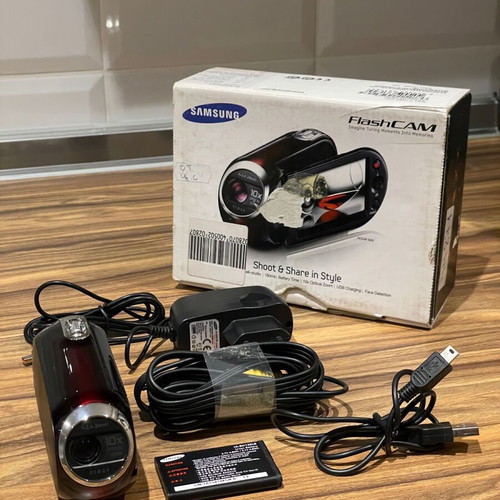 Samsung SMX-C10 Metalic Red camcorder new