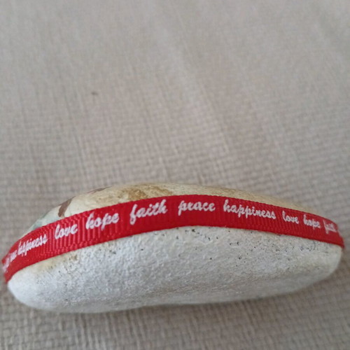 Handmade Christmas decoration like new, painted stone