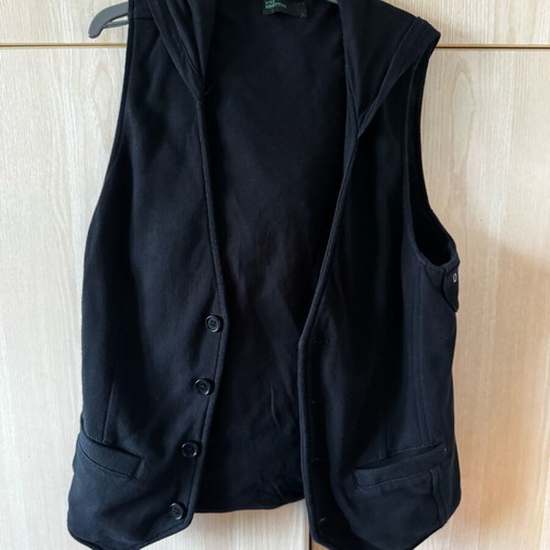 Benetton black kids vest like new with hood for ages 12-14