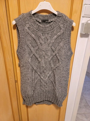 Sisley wool vest like new, gray, asymmetric