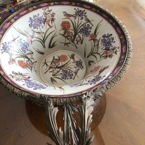 Flowerpot with embossed designs and brass details new