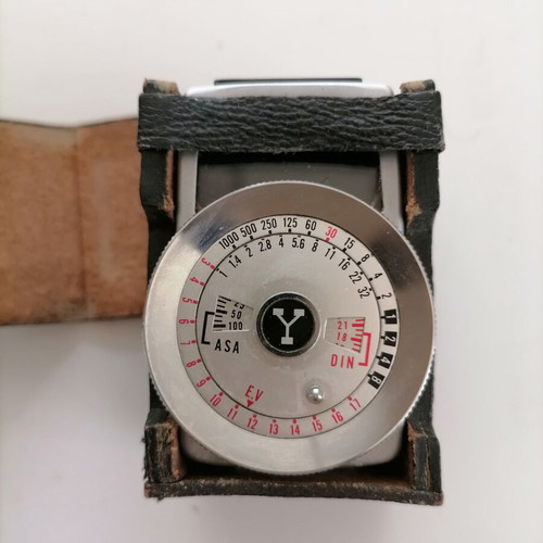 Yashica YEM35 Super light meter used with leather case