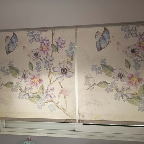 Domus B359 medium shading roller blind for kids room like new