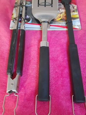 Weber BBQ set new with tongs, spatula and brush