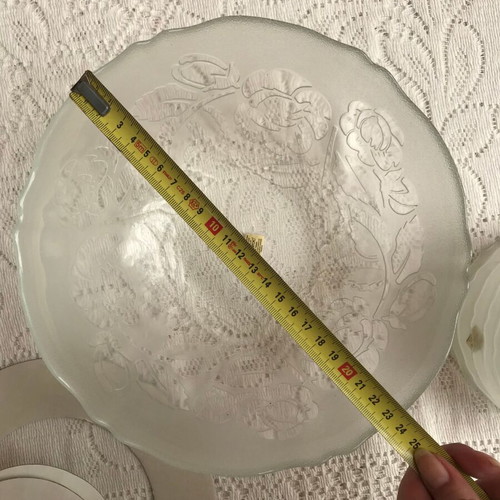 Vintage Arcoroc bowl set with 6 embossed flower bowls made in France new