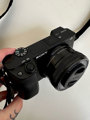 Sony α6400 Безогледална камера Черна (+ екстри)