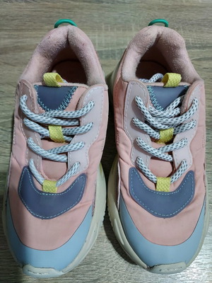 Παιδικά sneakers Zara μεταχειρισμένα, μέγεθος 30, αθλητικά