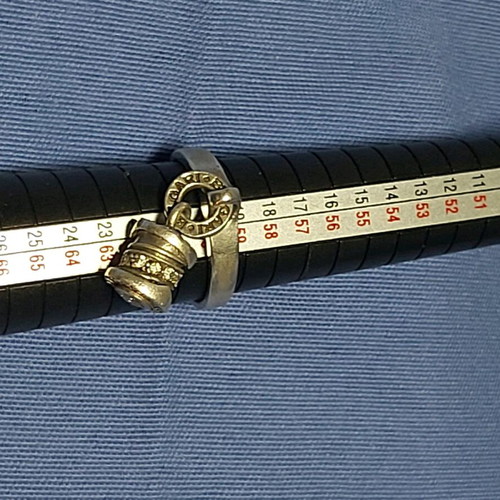 Women's ring used