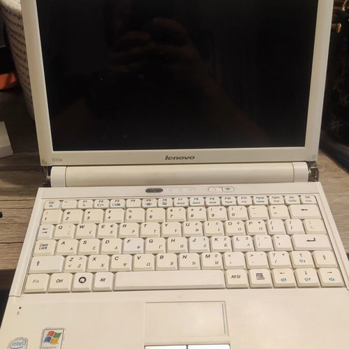 Lenovo S10e laptop used, broken screen, for repair or spare parts, no charger