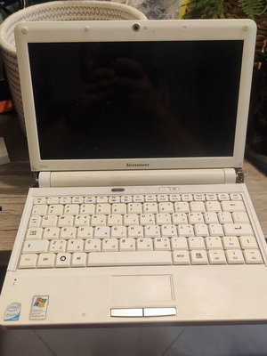 Lenovo S10e laptop used, broken screen, for repair or spare parts, no charger