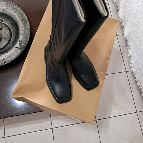 Vagabond black boots size 37, new, 100% leather with square toe