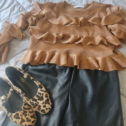 Zara brown blouse like new, size L