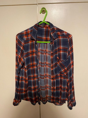 Bershka checked shirt size S like new, black and red