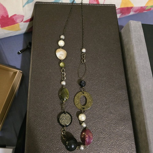 Necklaces used, assorted pack