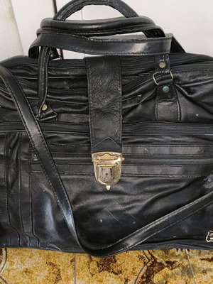 Leather handbag like new, black 30x40