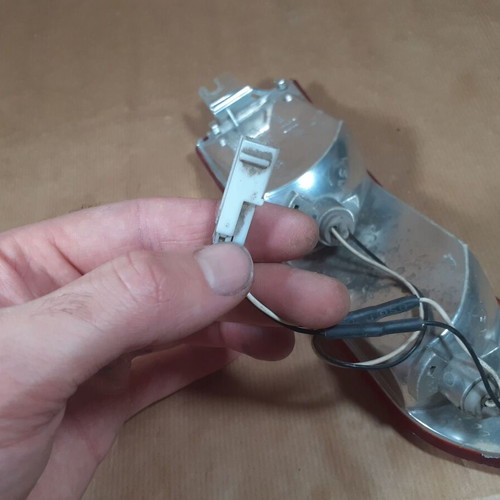 Piaggio Vespa Triom Rear Light used 338699Sx (12 E13 50R-000926)