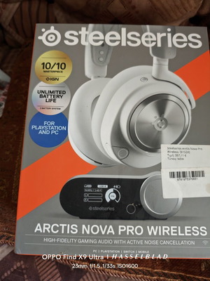 Arctis Nova Pro Wireless headphones like new, white