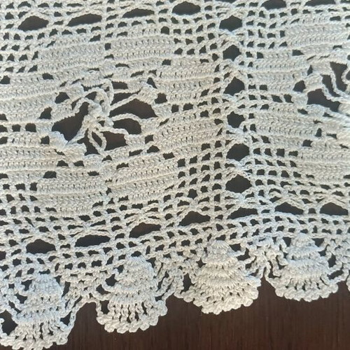 Crochet lace set with doily like new, white