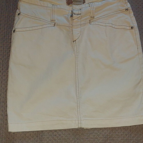 Newton white denim skirt like new, size L 40