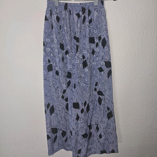 Women's clothing set like new with pattern