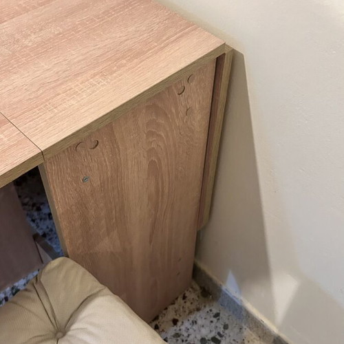 Extendable dining table with chairs like new