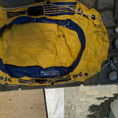 Inflatable boat used for 2 persons with aluminum oars