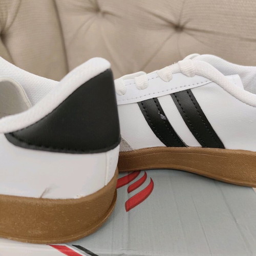 Sneakers white with stripes size 37 new with box
