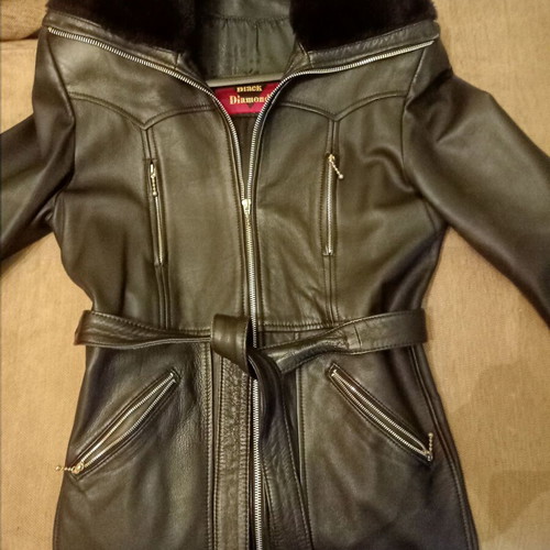 Leather jacket branded like new, black medium size