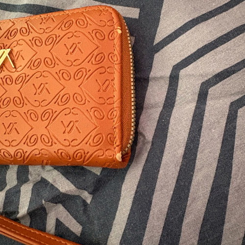 Verde brown wallet used with corner defect