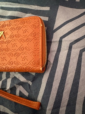 Verde brown wallet used with corner defect