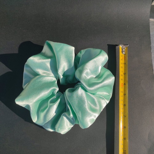 Hair ribbon with elastic like new