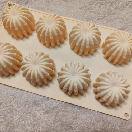 Mexico silicone mold 8 cavities like new for candles