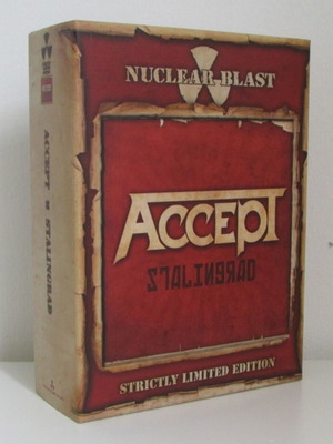 Accept Stalingrand box set like new, CD DVD and t-shirt