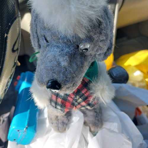 Fifi the Begging Puddle vintage toy with damages, missing eye and rusty control