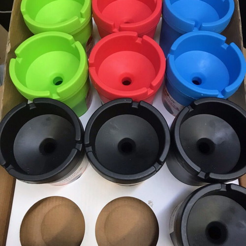 Set of 10 Plastic Ashtrays Multicolor Red Green Blue Black