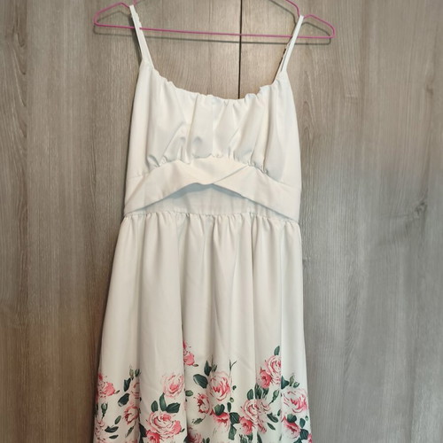 Dress with floral print, lined, comfortable and cool