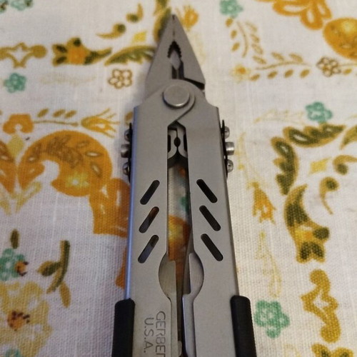 Gerber Multi-Plier MP400 Compact Sport multitool