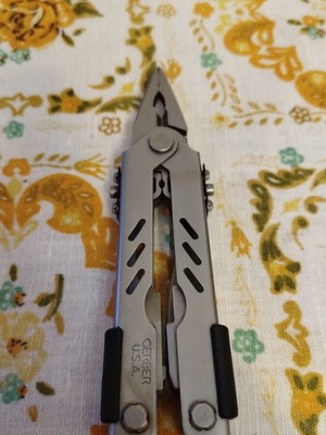Gerber Multi-Plier MP400 Compact Sport multitool