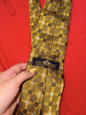 Yellow tie new