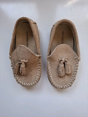 Baby Walker beige moccasins No 21 like new, suede loafers