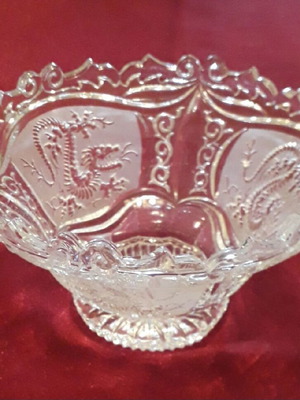 Crystal carved fondue bowl with dragon new