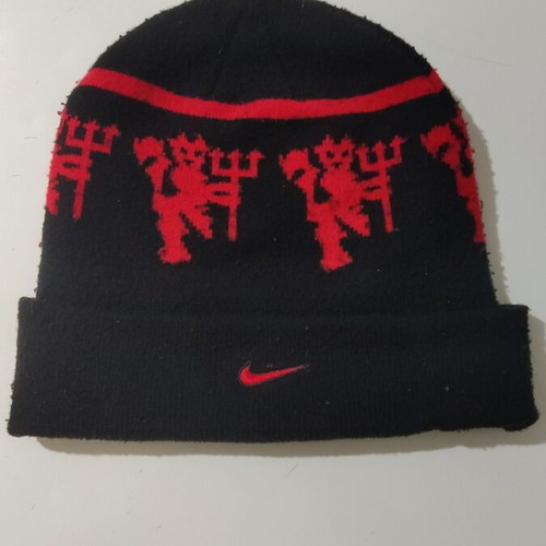 Manchester Untd beanie like new, authentic