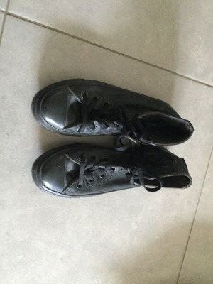 AllStar athletic shoes black leather like new size 5