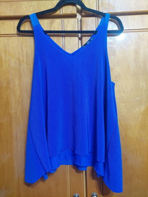Mango blue sleeveless blouse like new, size M