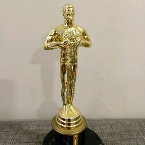 Decorative statuette like new, bought in Hollywood, height 22 cm