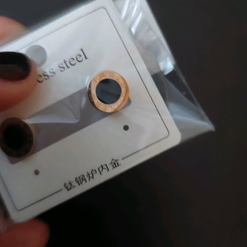 Round earrings new, 1 cm, unused