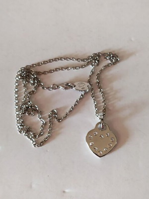 Sony Ericsson metal pendant like new heart-shaped with chain