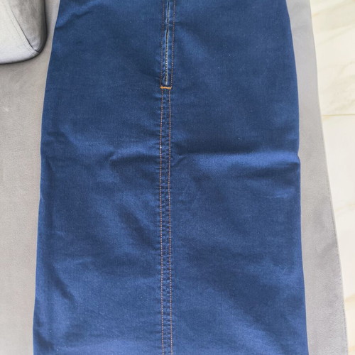 Midi skirt with front slit, like new, size XS, blue